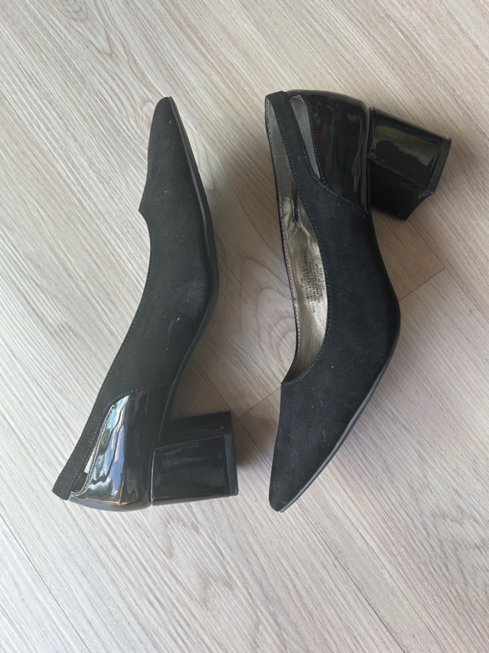 Bandolino Adderley Pumps 7.5M Black Faux Suede Pointed Toe Chunky Heel Vintage